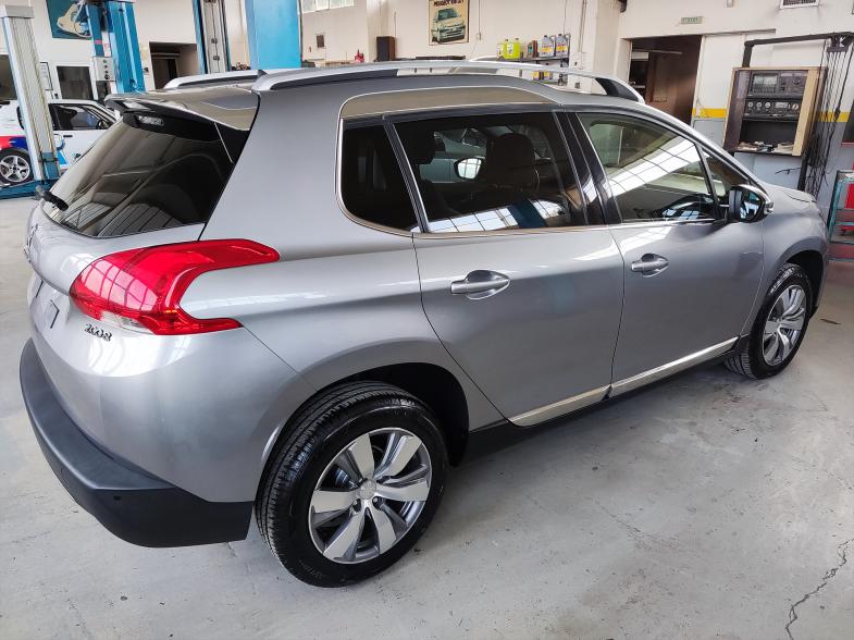 Peugeot 2008 Allure 2015, πίσω δεξιά όψη