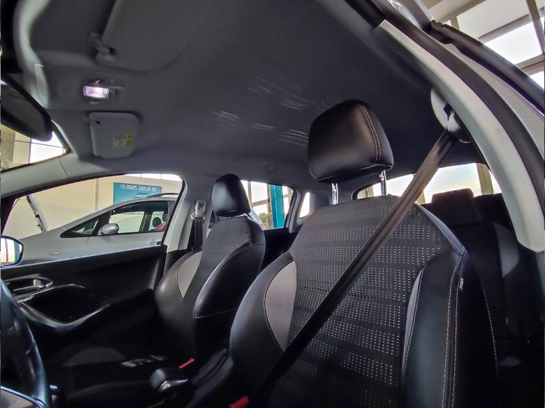 Peugeot 2008 Allure 2015, εσωτερικό, οροφή και μπροστινά καθίσματα
