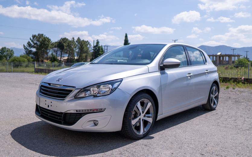 Peugeot 308 Auto 2017, μπροστινή αριστερή όψη