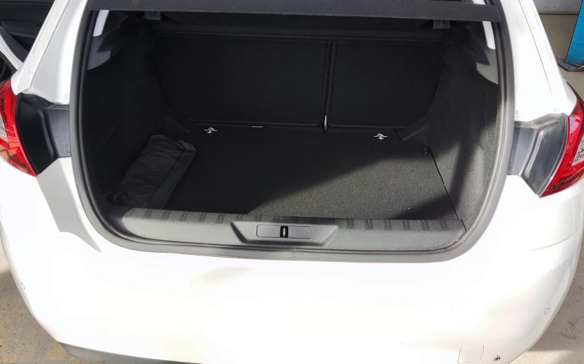 Peugeot 308 2016, χώρος αποσκευών