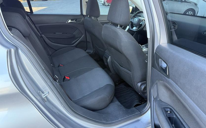 Peugeot 308 grey rear interior